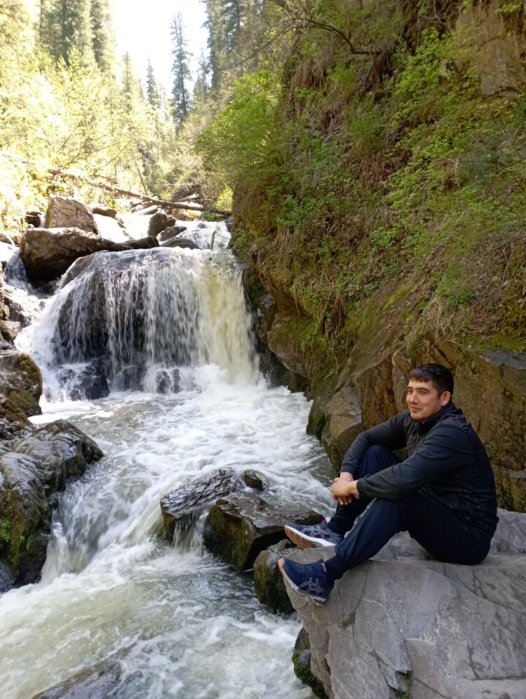  ,   Artyom, 32 ,   ,   
