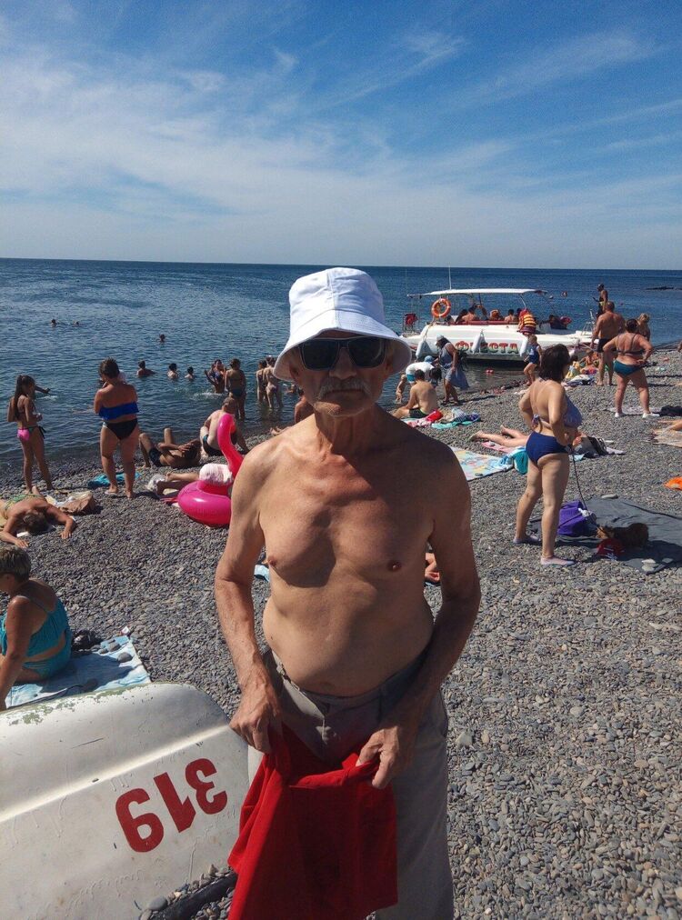  29032492  Angi, 60 ,    