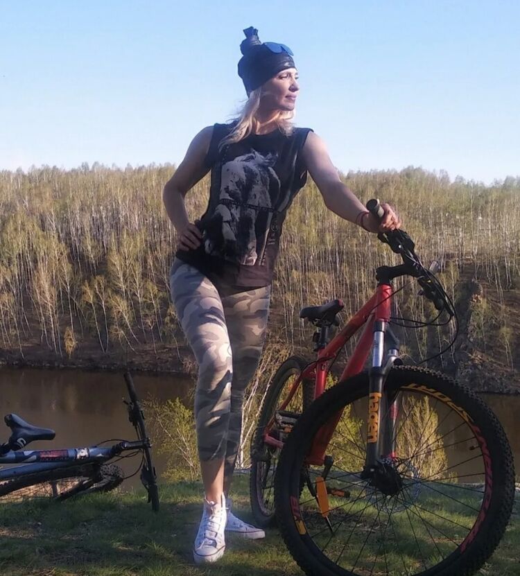  ,   Lara, 46 ,     , c 