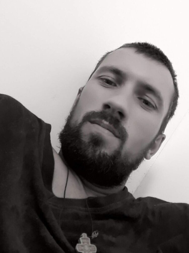  10589562  , 34 ,    Azor