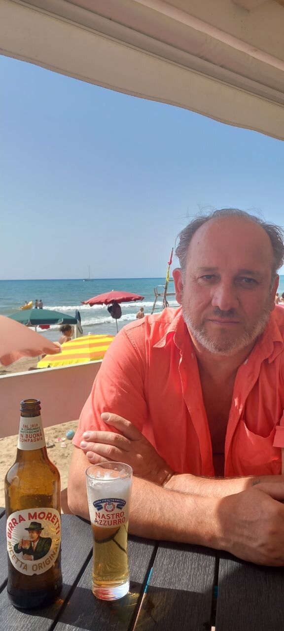  53067142  Igor, 56 ,    