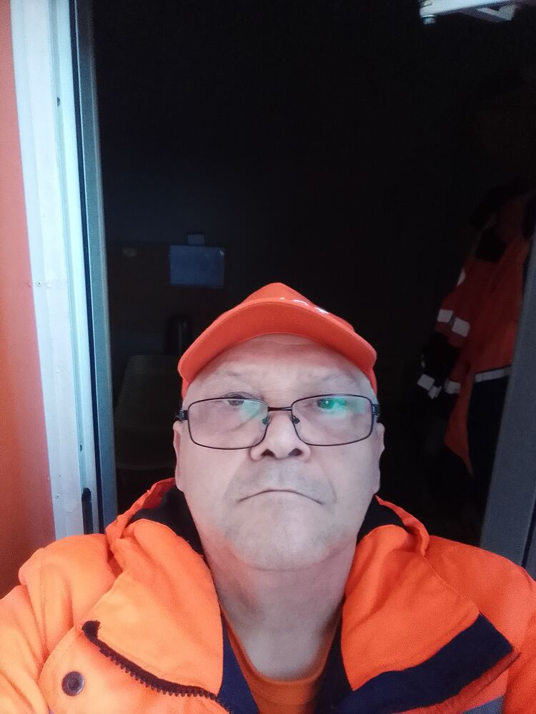  46344902  , 61 ,    