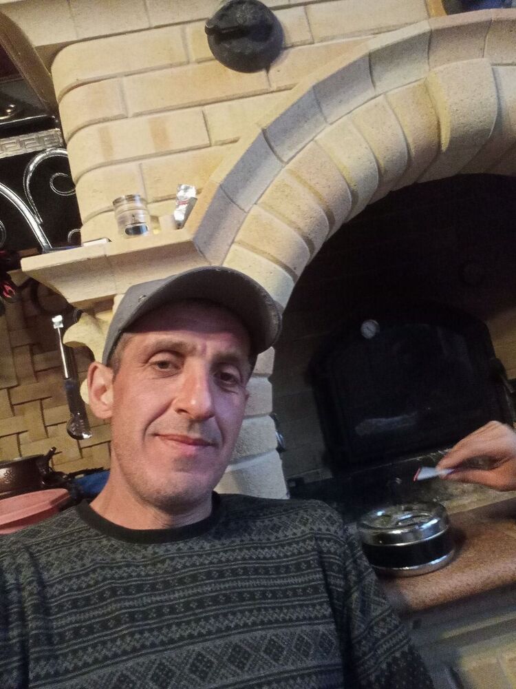  37064082  , 44 ,    