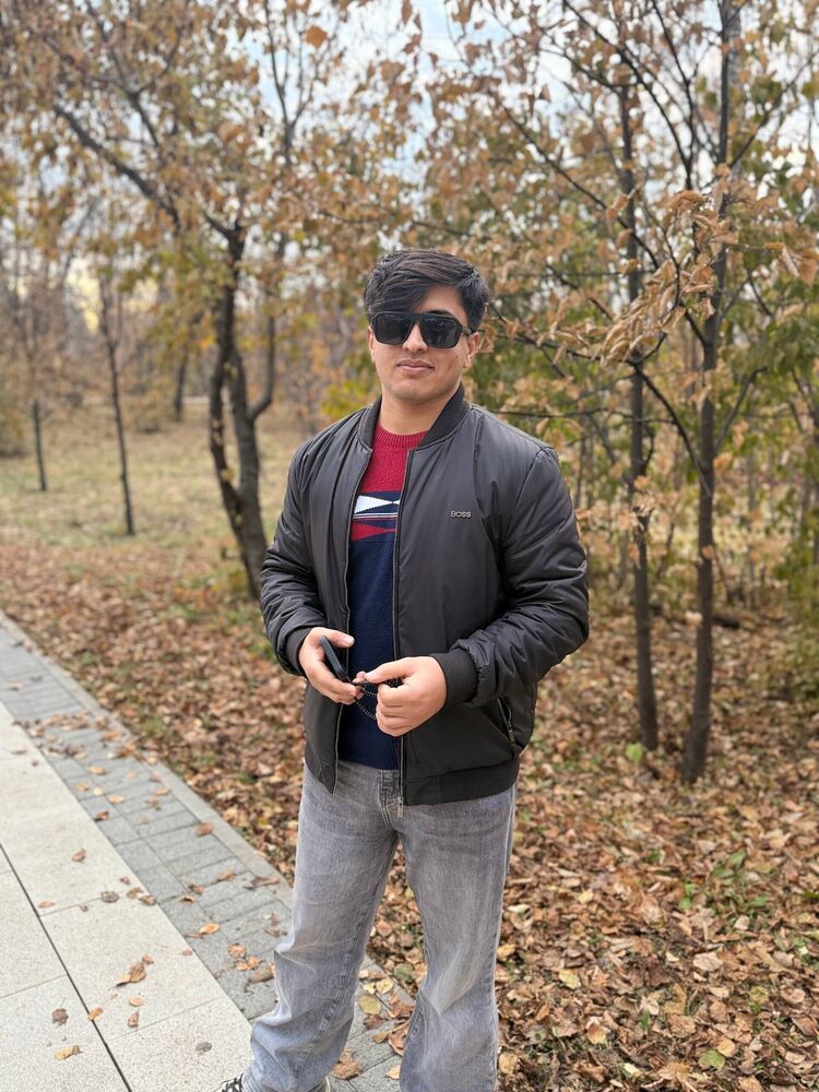  54284792  Khan, 21 ,    