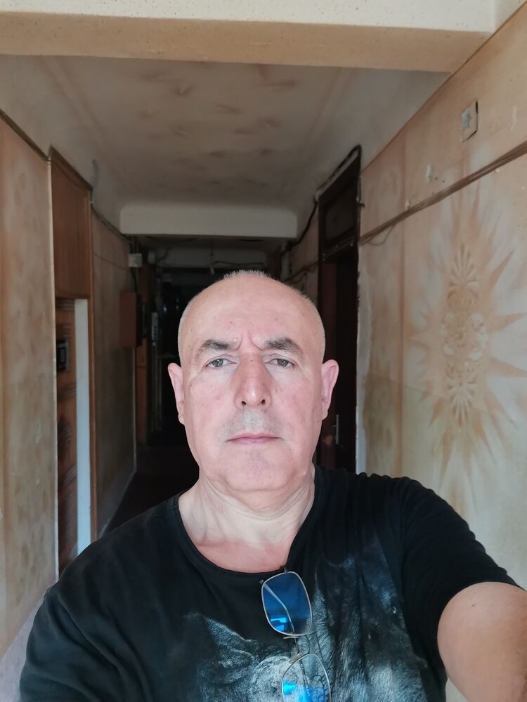 52604792  , 48 ,    