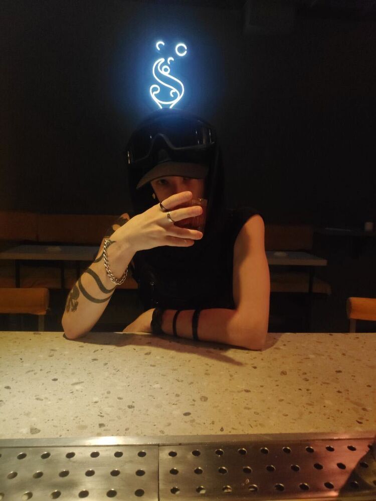  44568722  , 25 ,    