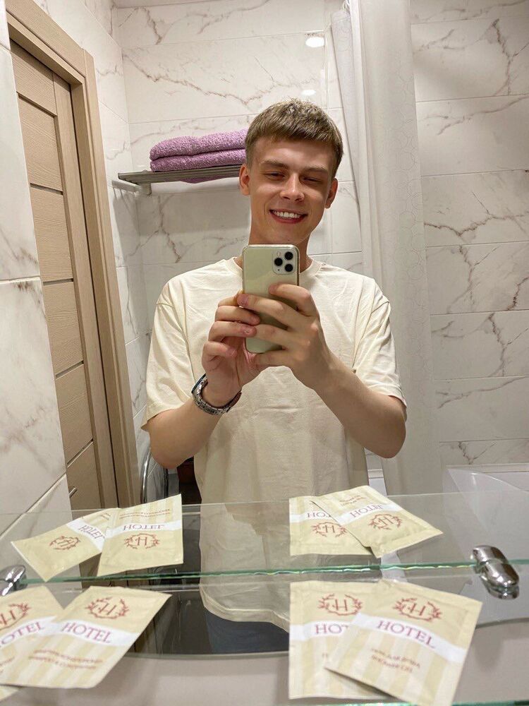  32339822  , 28 ,    