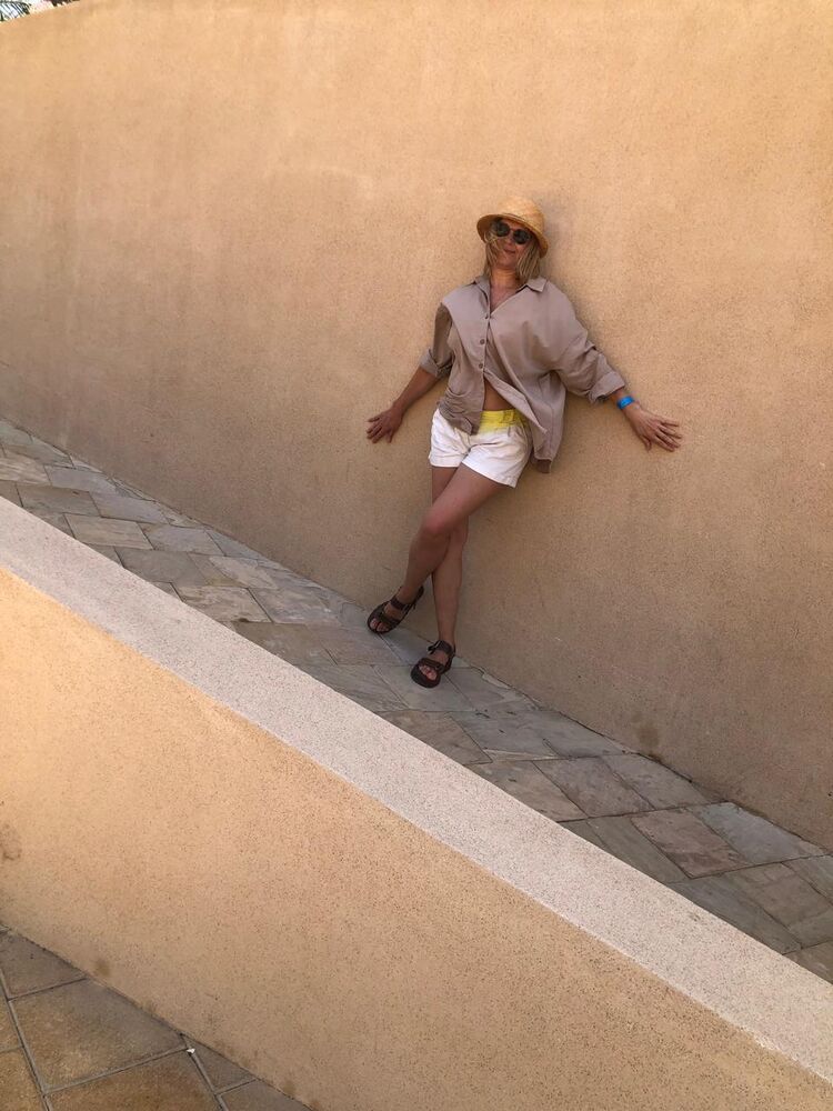  ,   Elena, 55 ,     , c 