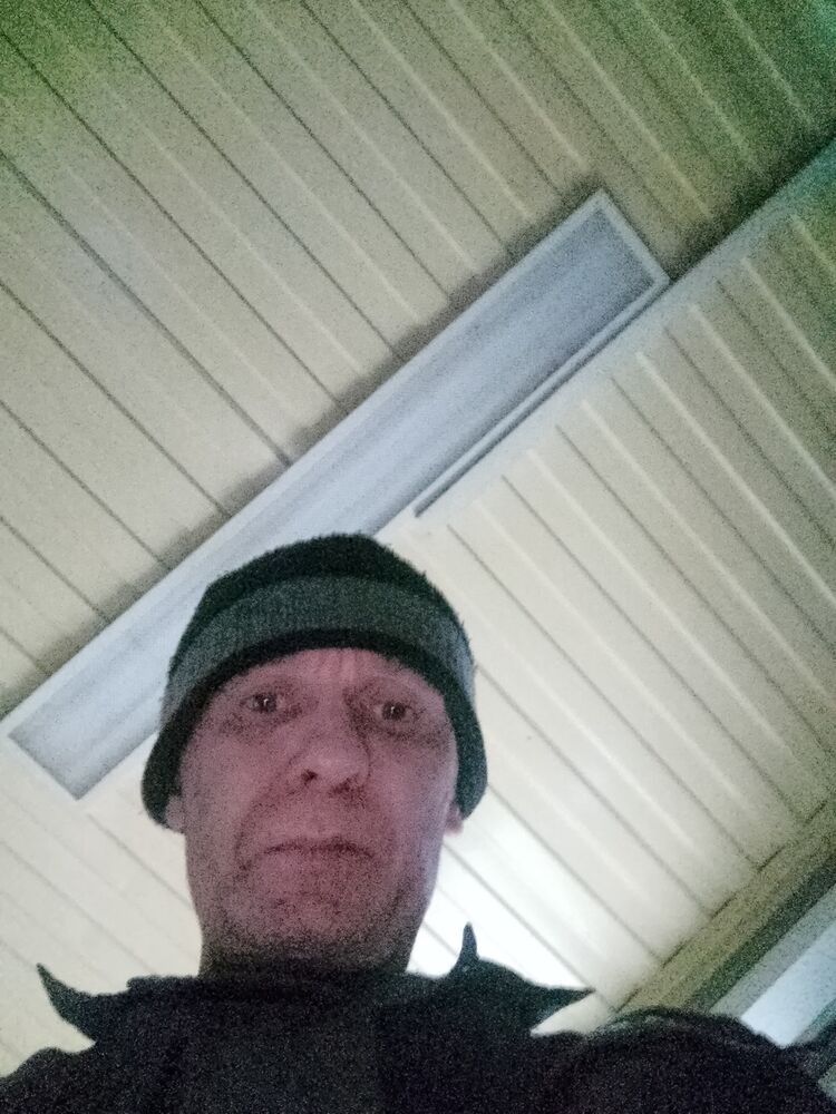  41383022  Den, 44 ,    