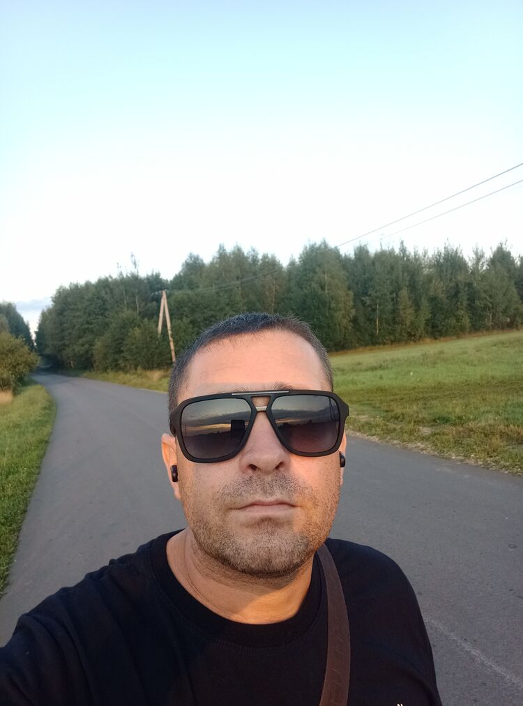  53437452  , 41 ,    