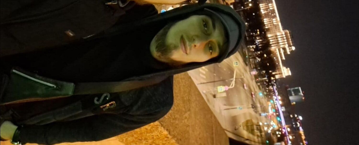  42370142  , 27 ,    