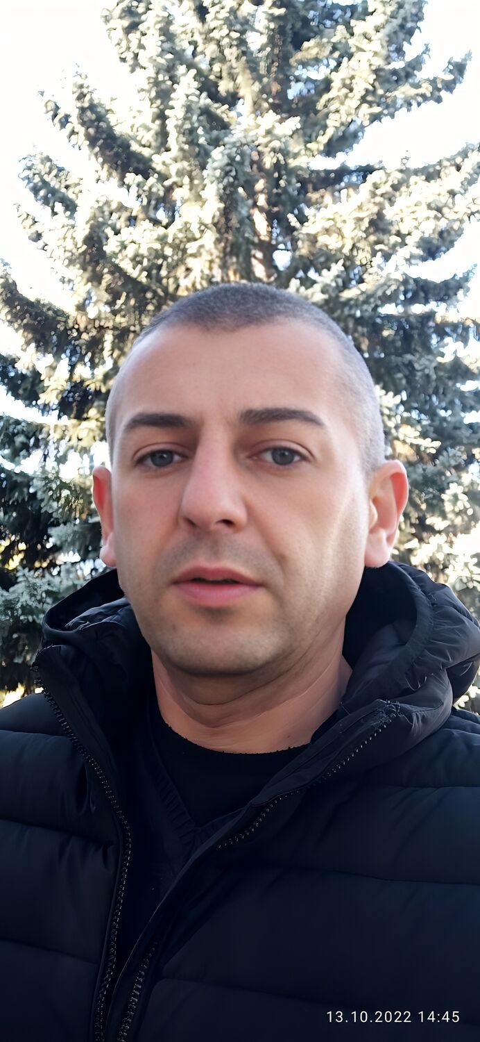  31604782  Igor, 40 ,    