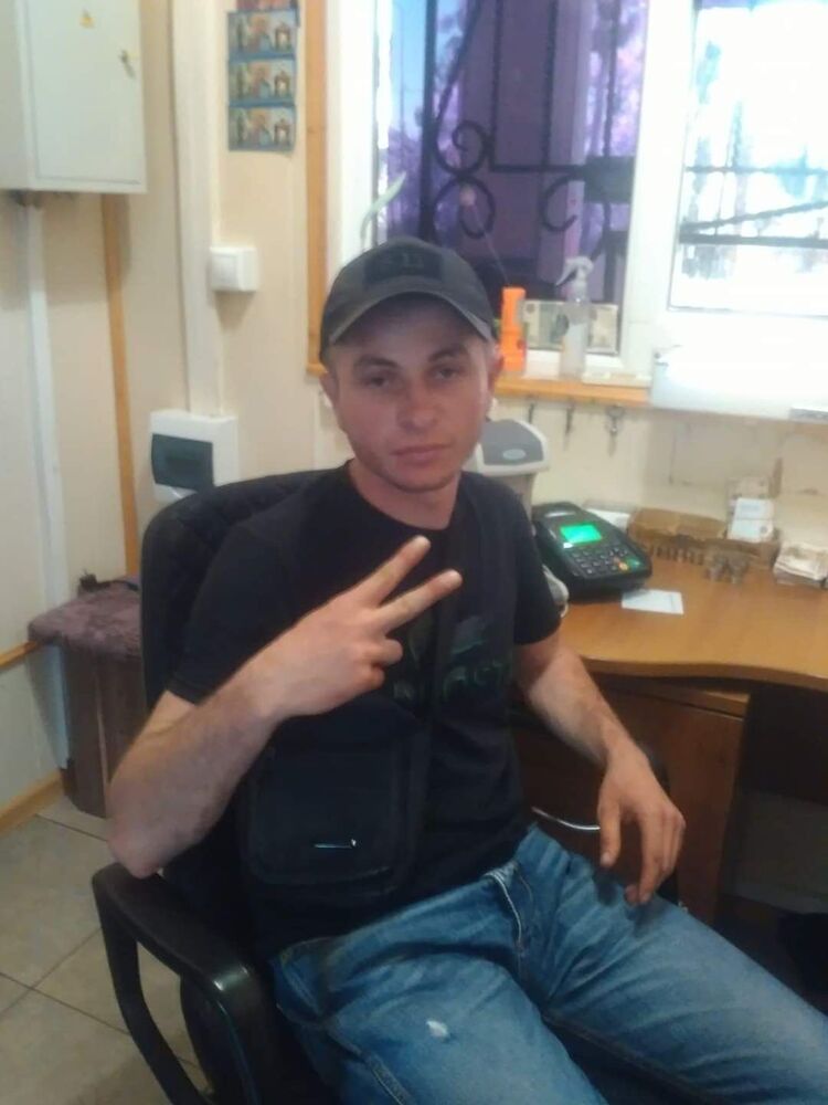  54162492  Irakli, 31 ,    