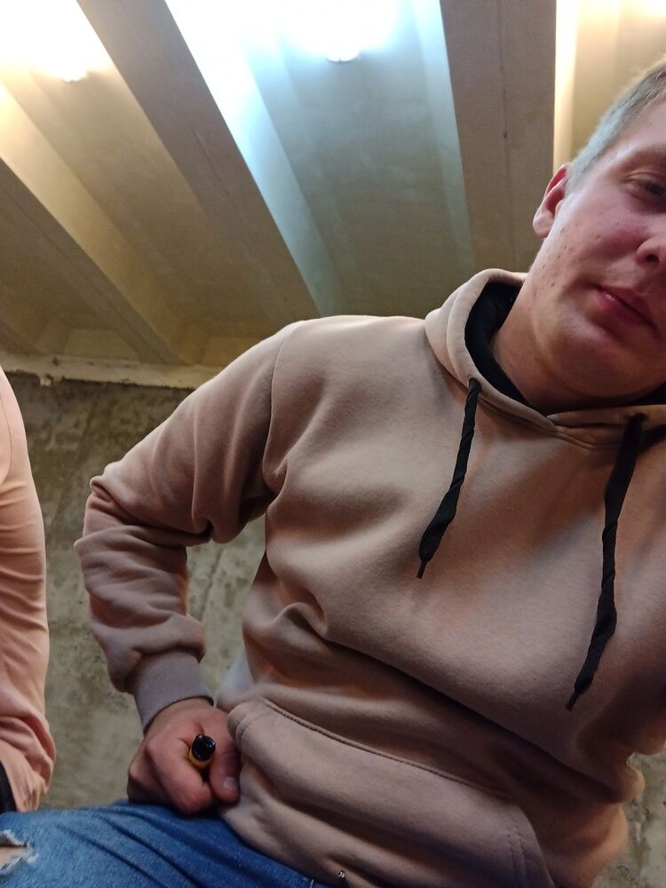  28433602  Roma, 26 ,    