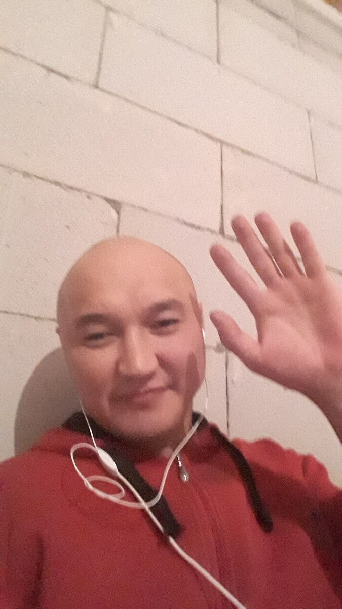  18702532    , 44 ,    