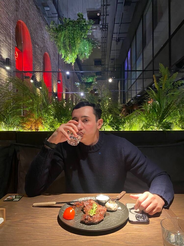  53073332  , 25 ,    -