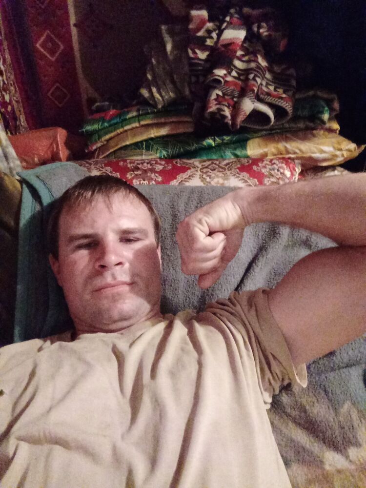  ,   Ivan, 31 ,   c 