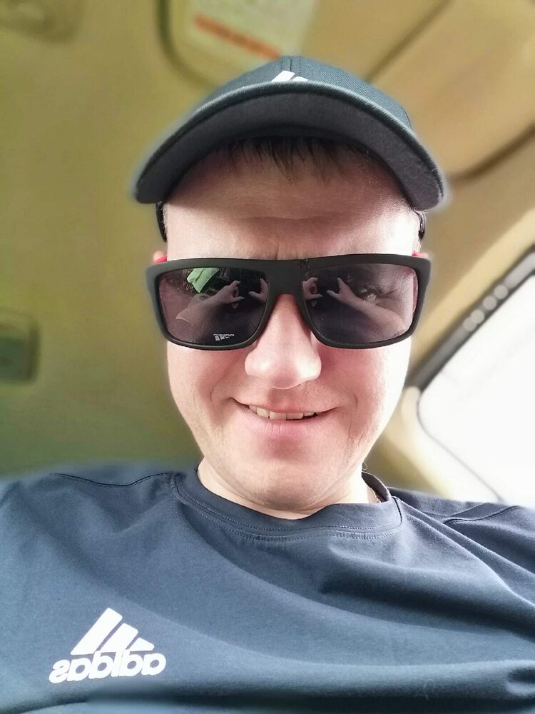  53950452  Maxim, 35 ,    