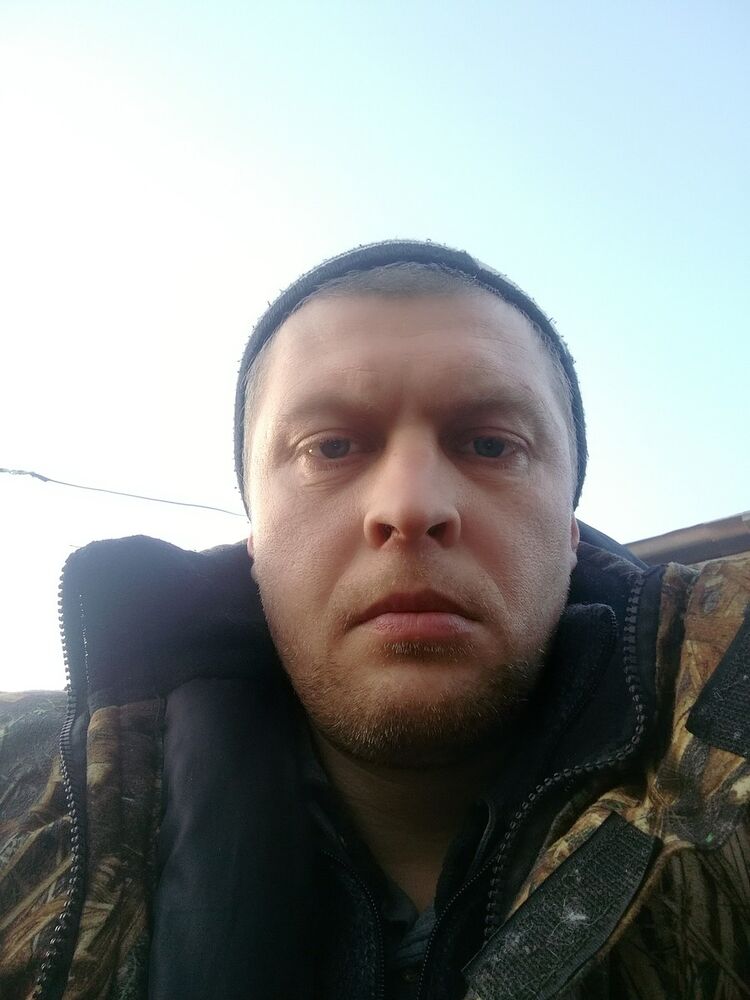 11921762  Aleksandr, 43 ,    