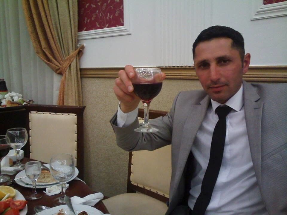  5915642  Vahid, 43 ,    