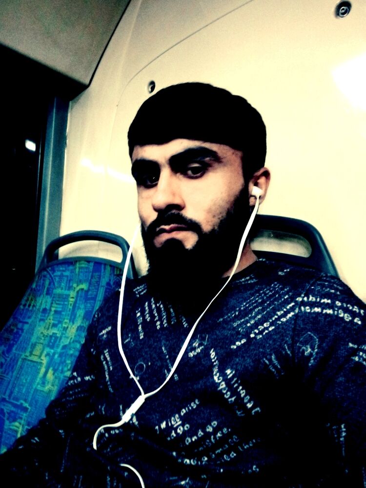  35045862  Muhammad, 27 ,    