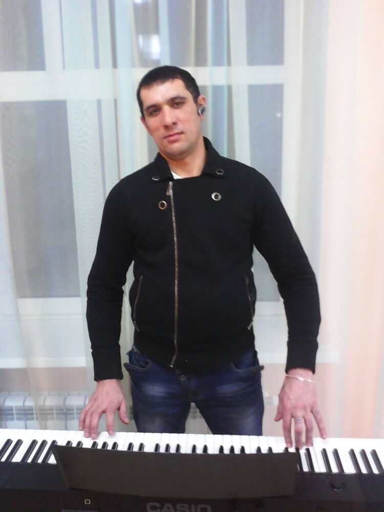  5898032  , 44 ,    