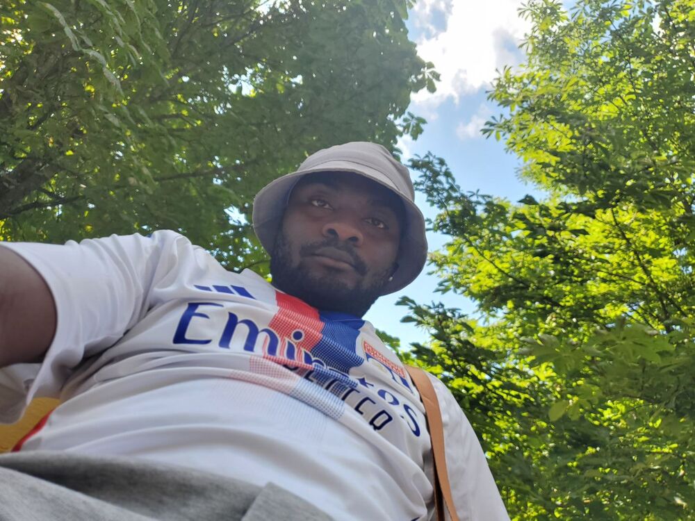  53164412  Arnold, 29 ,    