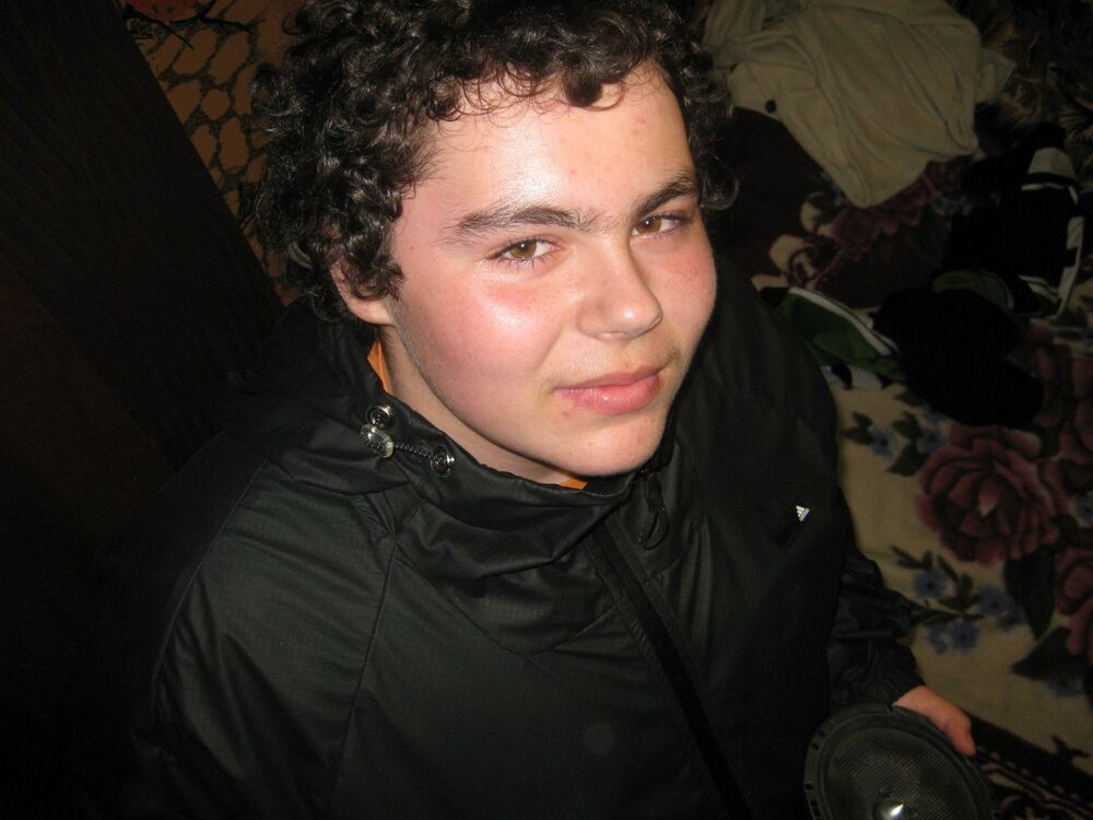  46596252  Viktor, 30 ,     