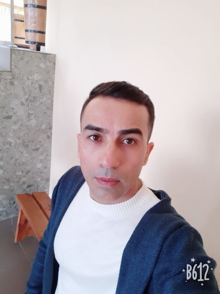  18147092  Umit, 37 ,    