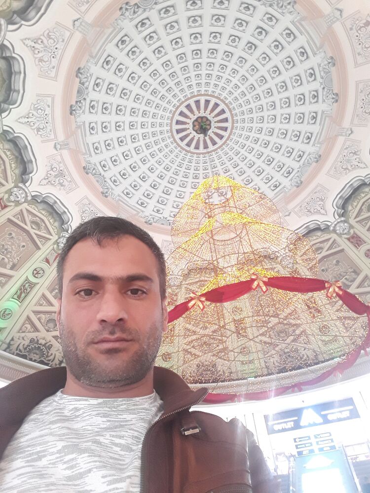  23472082  Kadir, 40 ,    