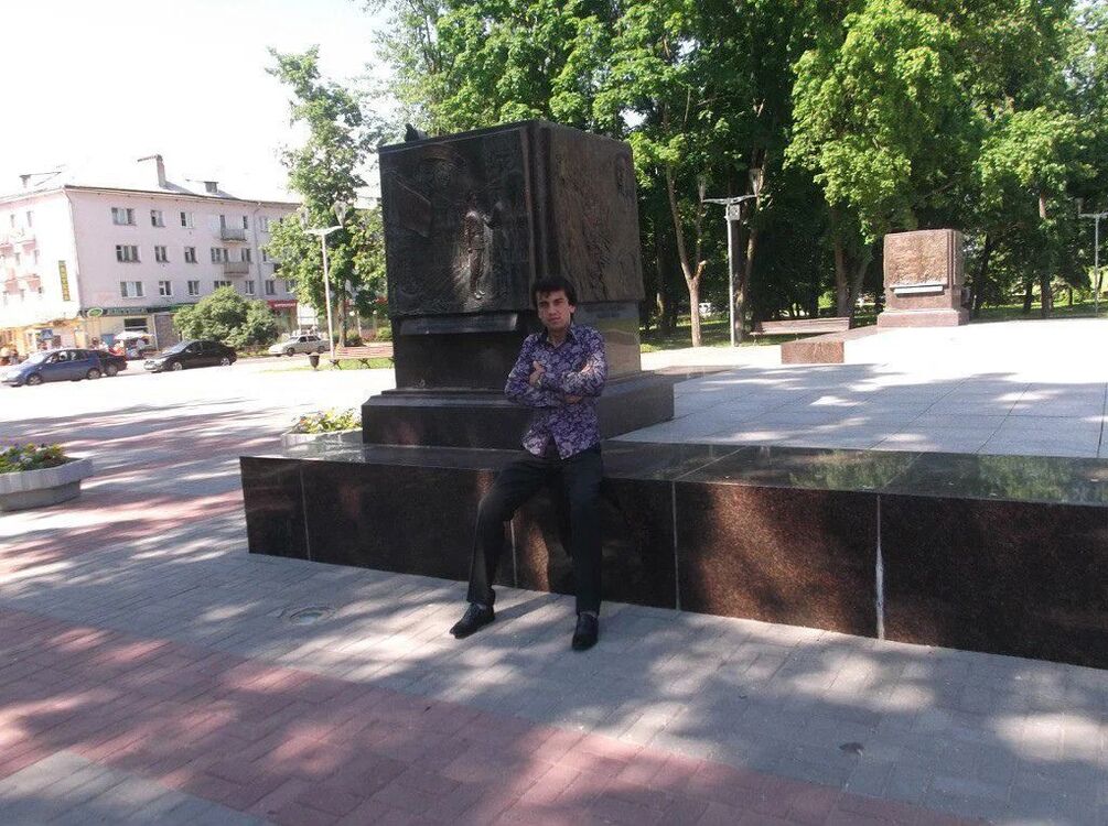  ,   Oskar, 34 ,   ,   