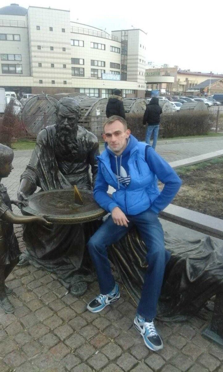  14888252  Anton, 43 ,    