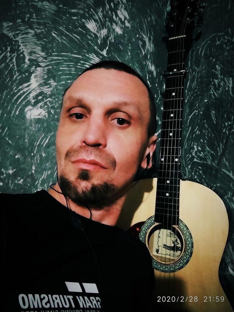  22571382  Oleg, 48 ,    