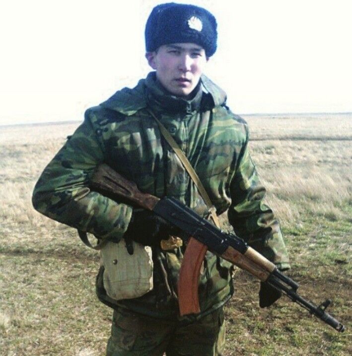  17004762  Adlet, 32 ,    