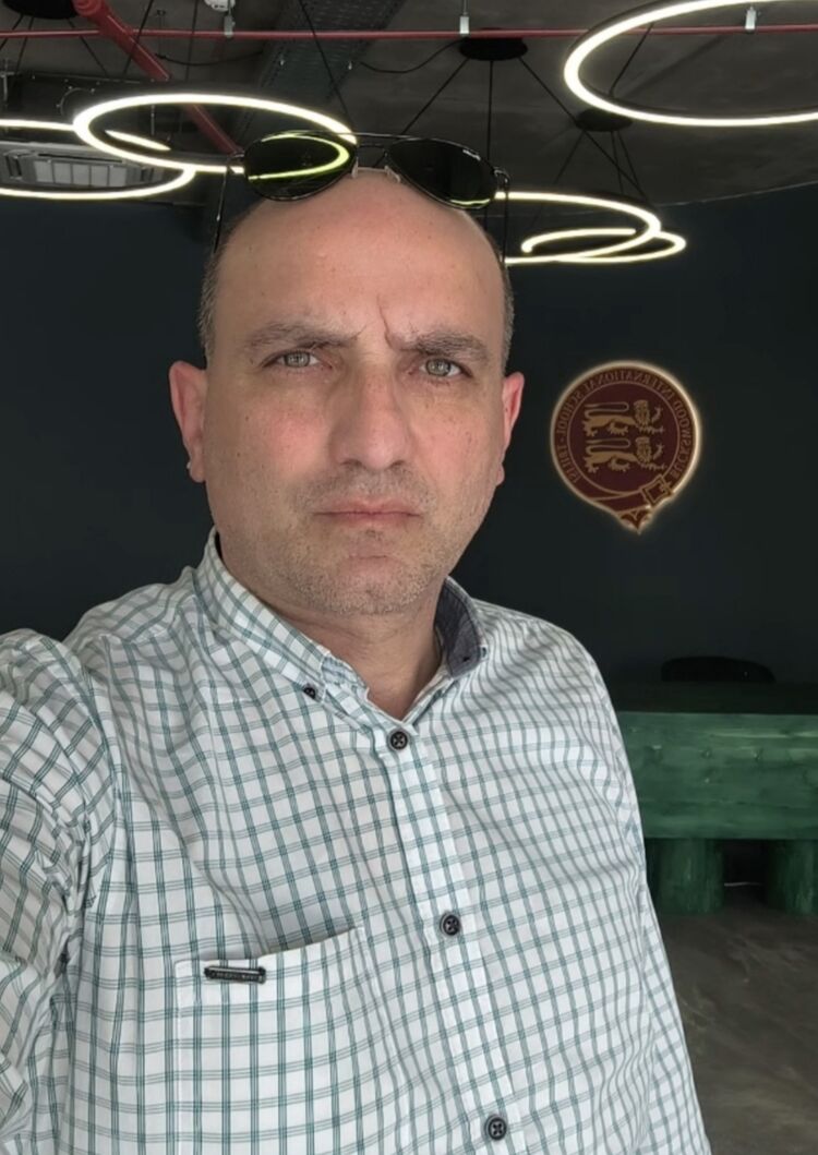  ,   Lasha, 54 ,   ,   , c , 