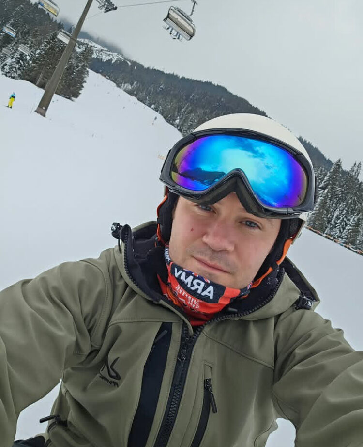  ,   Thomasavelos, 45 ,   ,   