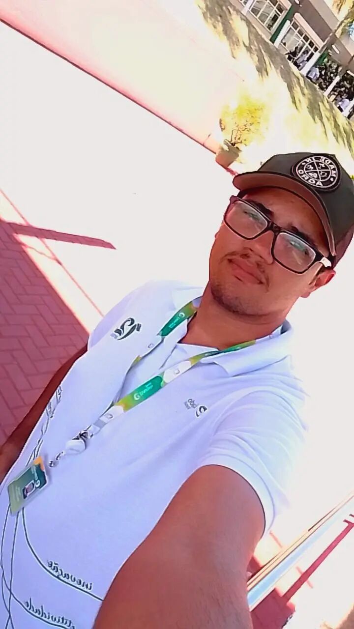  --,   Felipe, 24 ,   ,   