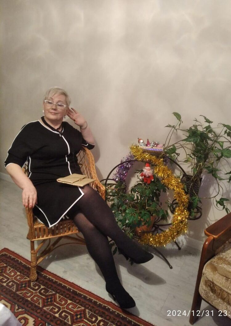  48629692  Lilia, 55 ,    