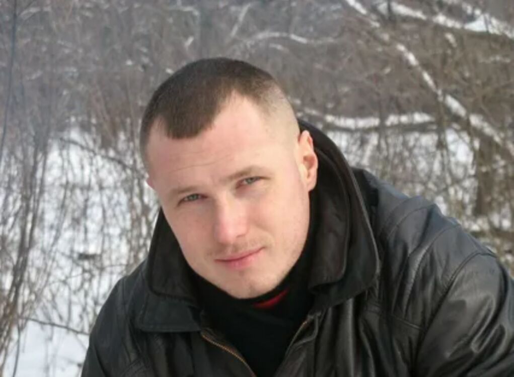  45953772  Piotr, 40 ,    