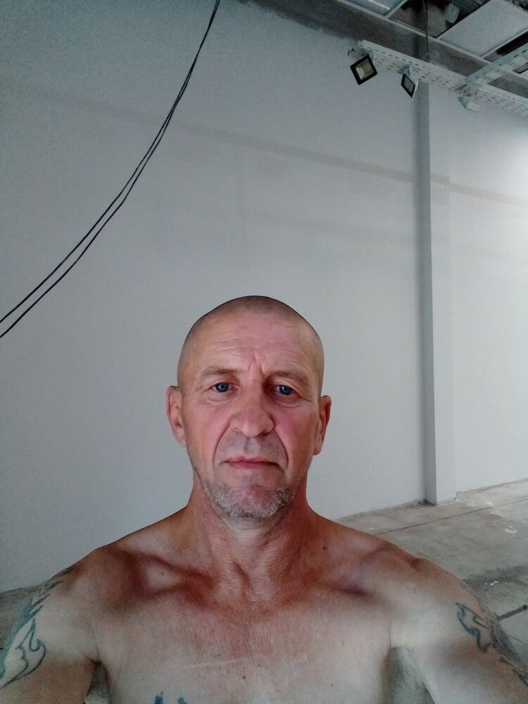  37097692  Stanislav, 53 ,    