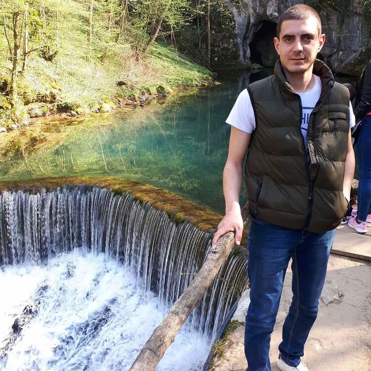  19426012  Aleksandar, 34 ,    