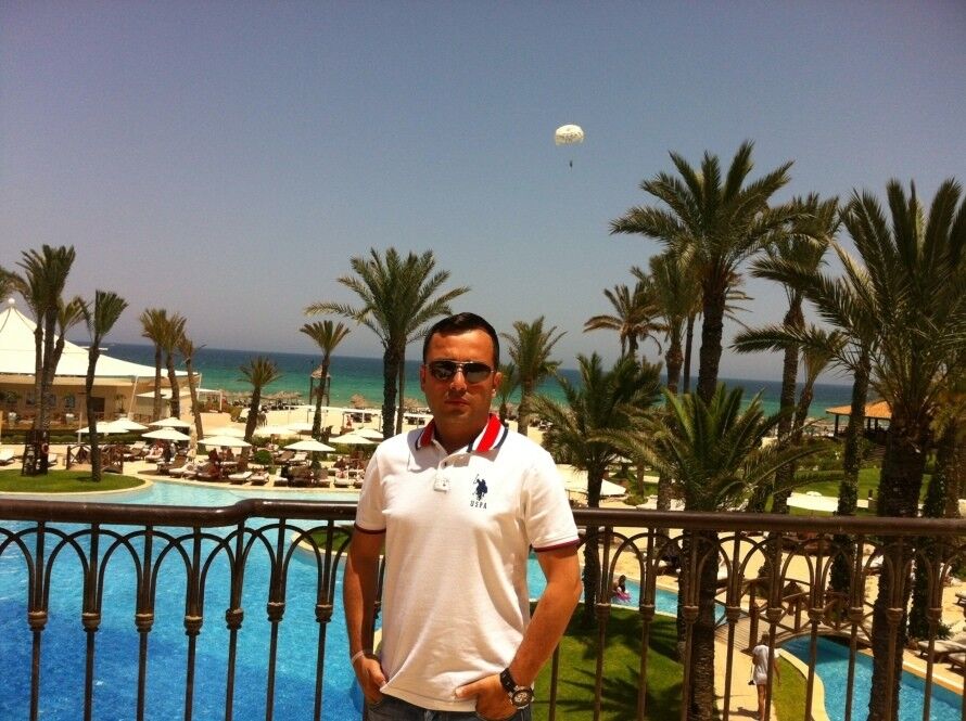  ,   Alex, 30 ,   