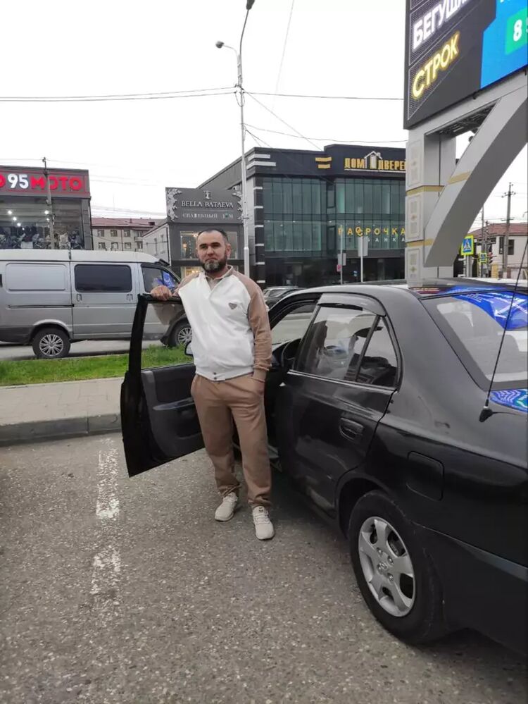  35000612  Ilyas, 40 ,    