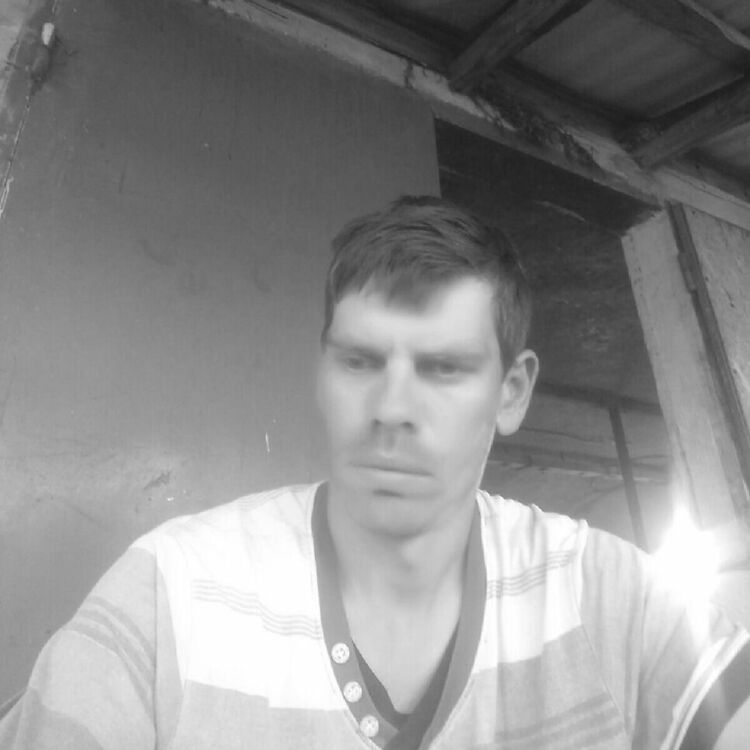  33181522  Veaceslav, 35 ,    