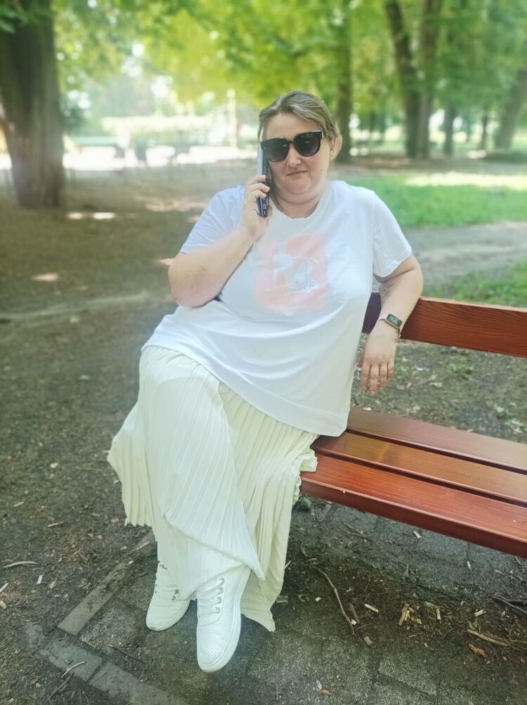  48102672  Svitlana, 44 ,    