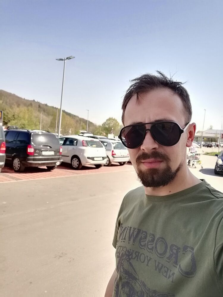 ���� 16882582 ������� ����, 32 ����, ���� ���������� � ���������