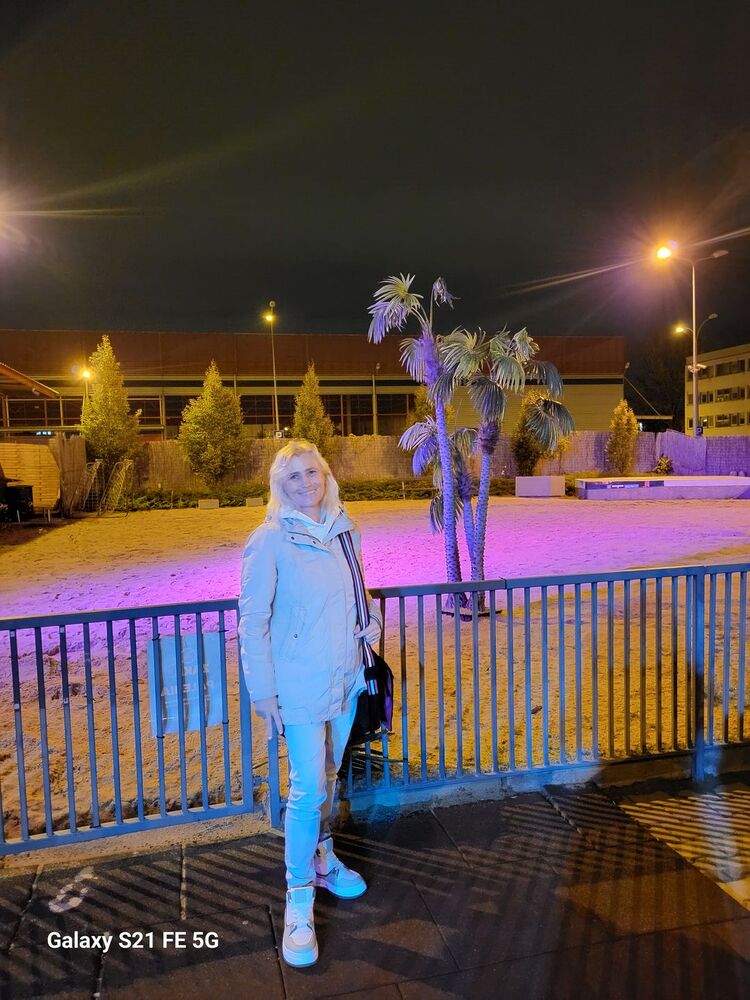  ,   Iza, 50 ,   ,   , c , 