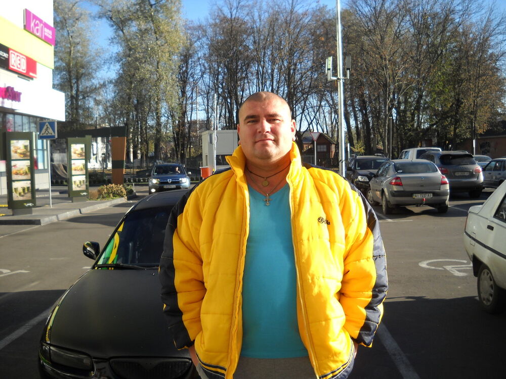  8702982  Walentin, 46 ,    