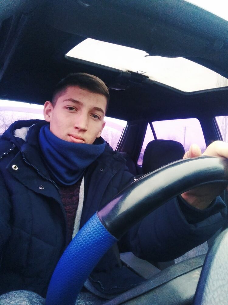  15292182  Pavel, 24 ,    