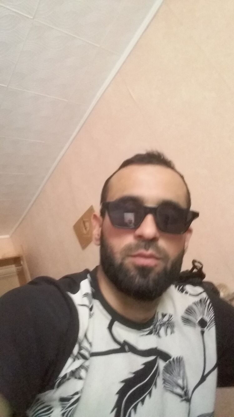  28657052  Farid, 35 ,    